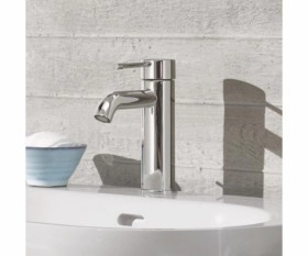 В интерьере Смеситель для раковины в ванную Grohe Essence New 23589001 фото № 1