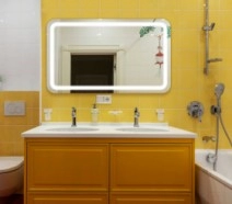 В інтер'єрі Дзеркало у ванну з алюмінію 70 см із підсвічуванням J-Mirror Loretta Lrtt 70x70