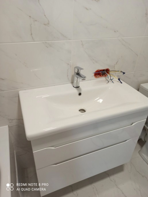Фото покупателей тумба с раковиной в ванную 60 см подвесная квел висла т8 с умывальником комо 60п квел №1