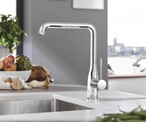 В интерьере смеситель с подводкой 3/8 для кухонной раковины grohe essence хром 30269000 №1