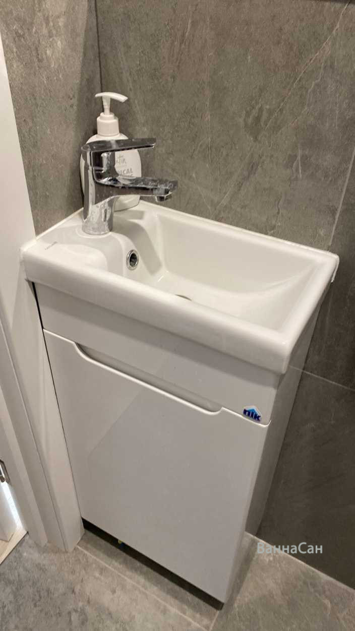 Тумба с умывальником и зеркалом с дверцами 40 см шириной Пик Пектораль 28277-46319